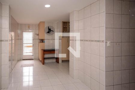 Casa de condomínio para alugar com 111m², 3 quartos e 2 vagasCopa