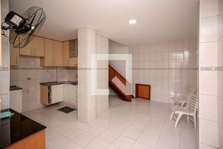 Casa de condomínio para alugar com 111m², 3 quartos e 2 vagasCopa