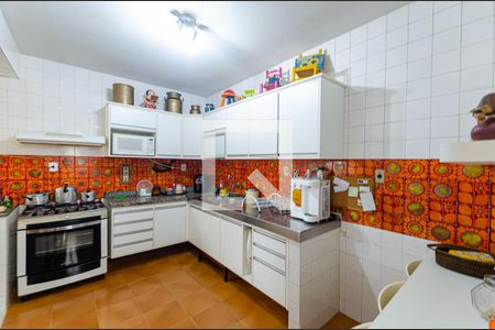 Casa para alugar com 218m², 4 quartos e 3 vagasCozinha