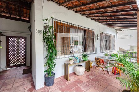 Casa para alugar com 218m², 4 quartos e 3 vagasVaranda da Frente 