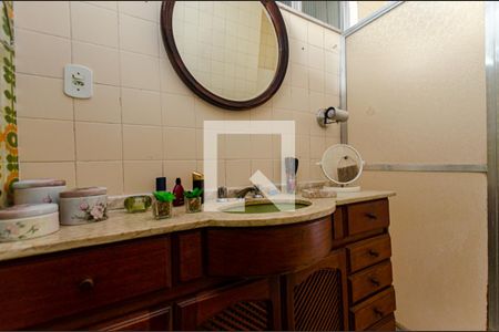 Casa para alugar com 218m², 4 quartos e 3 vagasBanheiro Social