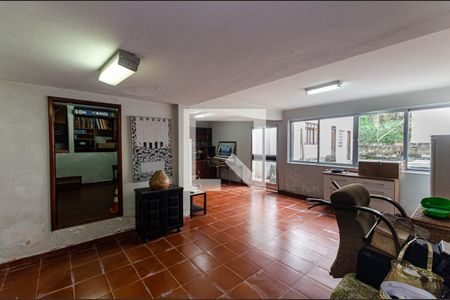 Casa para alugar com 218m², 4 quartos e 3 vagasSalao 