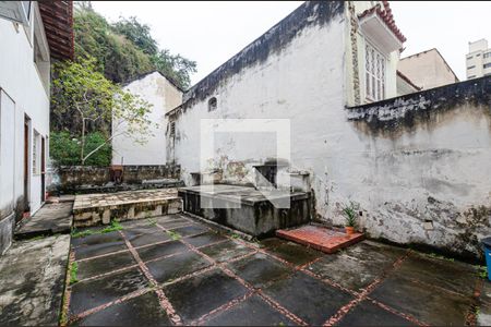 Casa para alugar com 218m², 4 quartos e 3 vagasFundos 