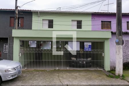 Casa para alugar com 150m², 3 quartos e 3 vagas Casa para alugar com 150m², 3 quartos e 3 vagasFachada