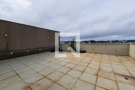 Apartamento à venda com 140m², 2 quartos e 2 vagasCobertura