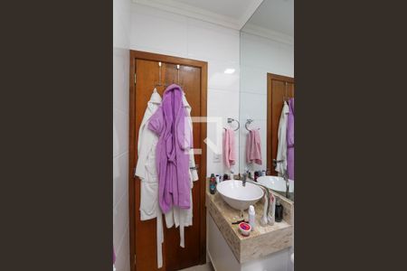 Casa à venda com 110m², 3 quartos e 2 vagasBanheiro da Suíte