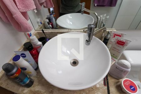 Casa à venda com 110m², 3 quartos e 2 vagasBanheiro da Suíte