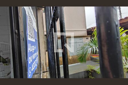 Apartamento à venda com 62m², 2 quartos e 1 vagaPlaquinha instalada na janela do imóvel