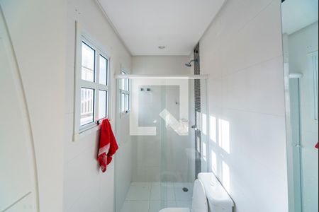 Casa à venda com 409m², 6 quartos e 6 vagasBanheiro do Quarto 2