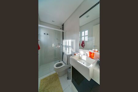 Casa à venda com 409m², 6 quartos e 6 vagasBanheiro do Quarto 2