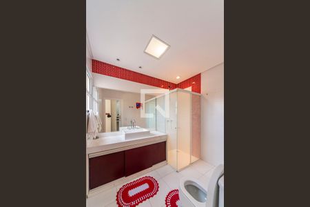 Casa à venda com 409m², 6 quartos e 6 vagasBanheiro do quarto 4