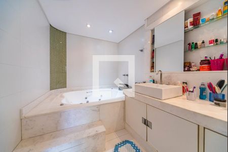 Casa à venda com 409m², 6 quartos e 6 vagasbanheiro do Quarto 1