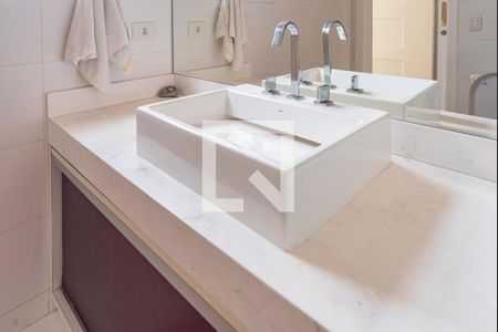 Casa à venda com 409m², 6 quartos e 6 vagasBanheiro do quarto 4