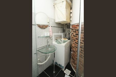 Banheiro de kitnet/studio à venda com 1 quarto, 33m² em Cidade Baixa, Porto Alegre