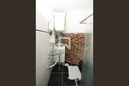 Banheiro de kitnet/studio à venda com 1 quarto, 33m² em Cidade Baixa, Porto Alegre