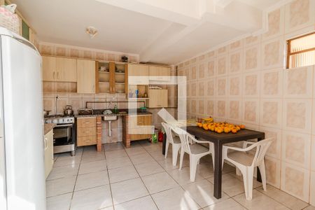 Casa para alugar com 330m², 5 quartos e 2 vagasSegunda Casa (Fundos) - Cozinha