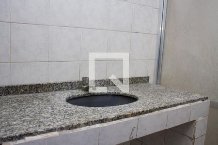 Banheiro  de casa para alugar com 1 quarto, 45m² em Engenheiro Leal, Rio de Janeiro