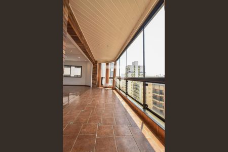 Apartamento para alugar com 314m², 3 quartos e 4 vagasVaranda