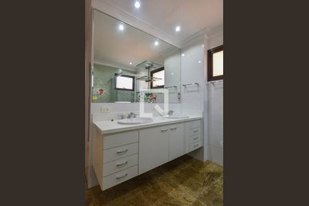 Apartamento para alugar com 314m², 3 quartos e 4 vagasBanheiro Suíte 01