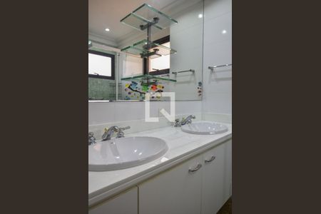 Apartamento para alugar com 314m², 3 quartos e 4 vagasBanheiro Suíte 01