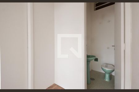 Lavabo de apartamento para alugar com 2 quartos, 175m² em Higienópolis, São Paulo