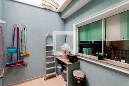 Casa à venda com 120m², 3 quartos e 2 vagas Casa à venda com 120m², 3 quartos e 2 vagasQuintal