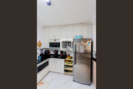 Casa à venda com 120m², 3 quartos e 2 vagas Casa à venda com 120m², 3 quartos e 2 vagasArmário