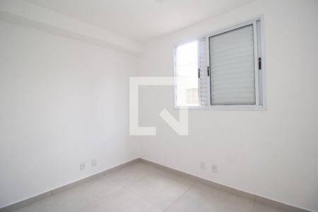 Quarto 1 de apartamento para alugar com 2 quartos, 52m² em Jardim Íris, São Paulo