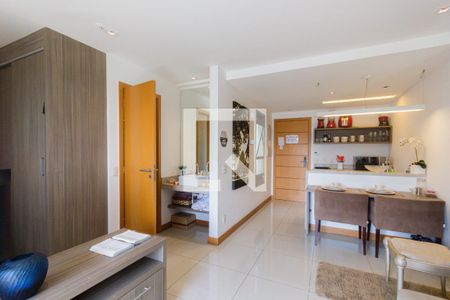 Sala de kitnet/studio para alugar com 1 quarto, 38m² em Jacarepaguá, Rio de Janeiro