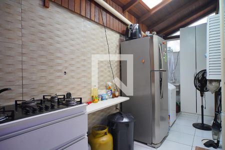 Cozinha de casa de condomínio à venda com 3 quartos, 86m² em Jardim Itu, Porto Alegre