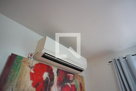 Sala de casa de condomínio à venda com 3 quartos, 86m² em Jardim Itu, Porto Alegre