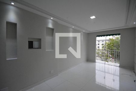 Sala de apartamento para alugar com 3 quartos, 60m² em Marechal Hermes, Rio de Janeiro