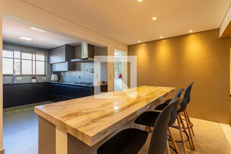 Apartamento à venda com 200m², 5 quartos e 4 vagasCopa