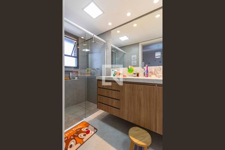 Apartamento à venda com 200m², 5 quartos e 4 vagasBanheiro da Suite 1