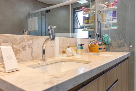 Apartamento à venda com 200m², 5 quartos e 4 vagasBanheiro da Suite 2