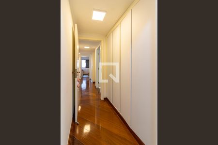 Apartamento à venda com 200m², 5 quartos e 4 vagasSuite 2