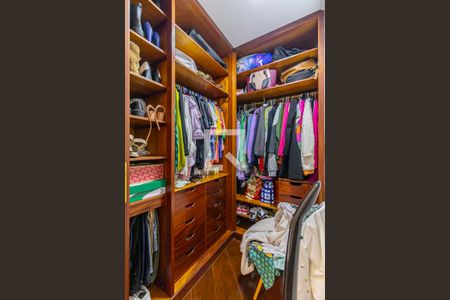 Apartamento à venda com 200m², 5 quartos e 4 vagasCloset da Suite 2