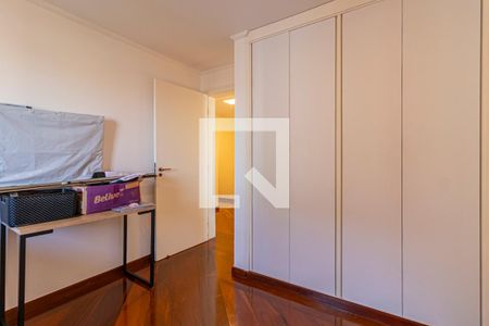 Apartamento à venda com 200m², 5 quartos e 4 vagasQuarto 2