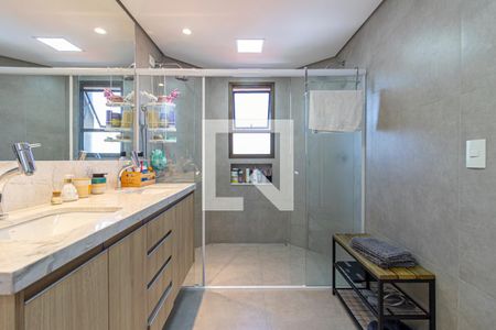 Apartamento à venda com 200m², 5 quartos e 4 vagasBanheiro da Suite 2