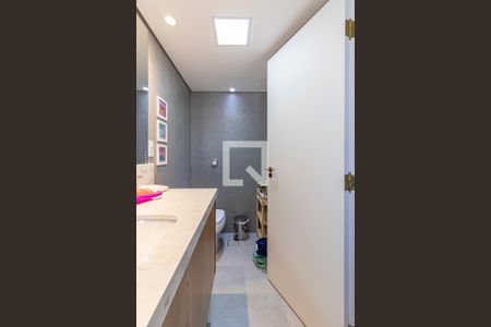 Apartamento à venda com 200m², 5 quartos e 4 vagasBanheiro da Suite 1