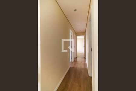 Corredor de apartamento para alugar com 3 quartos, 76m² em Jardim Bom Tempo, Taboão da Serra