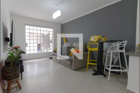 Sala de casa à venda com 4 quartos, 240m² em Cambuci, São Paulo