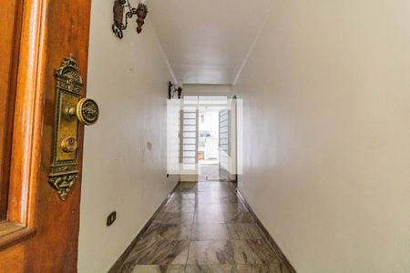 Casa à venda com 200m², 3 quartos e 2 vagasCorredor lateral