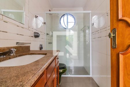 Casa à venda com 200m², 3 quartos e 2 vagasBanheiro da Suíte