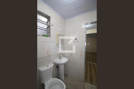 Banheiro de casa para alugar com 1 quarto, 54m² em Jardim Elba, São Paulo