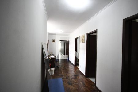 Casa à venda com 280m², 3 quartos e 4 vagasCorredor