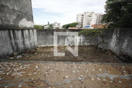 Casa à venda com 280m², 3 quartos e 4 vagasQuintal fundos