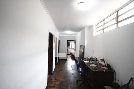 Casa à venda com 280m², 3 quartos e 4 vagasCorredor