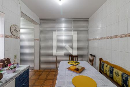 Casa à venda com 300m², 3 quartos e 2 vagasCopa