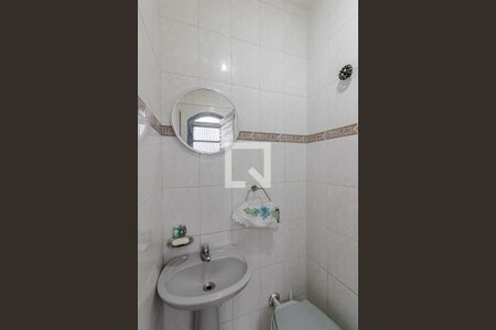 Casa à venda com 300m², 3 quartos e 2 vagasLavabo